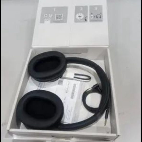 Sony WHCH720N Bluetooth Wireless Black Noise-Canceling Headphones - Picture 3 of 3